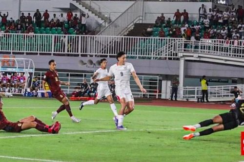 3 vạn khán giả Indonesia thách thức bản lĩnh tuyển Việt Nam