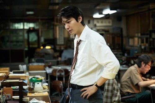 Lee Min Ho trở lại với vai trò nhà báo