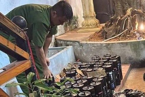 Phát hiện nhiều bình khí N₂O nghi dùng để kinh doanh 'bóng cười' tại 129 Club