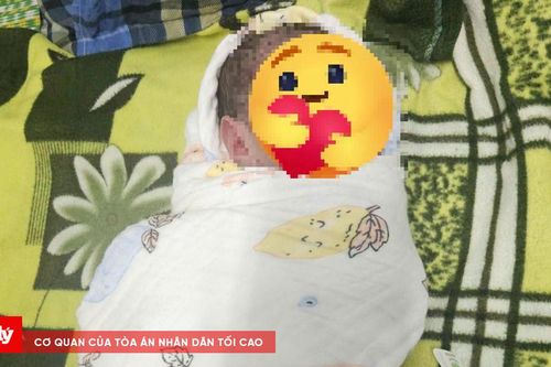 Bé trai sơ sinh bị bỏ rơi tại cổng Trung tâm Y tế Hương Trà