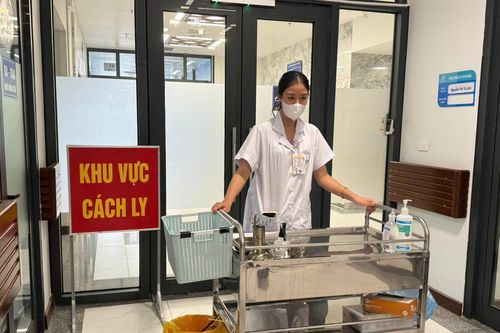 Những người nguy cơ cao vẫn phải cảnh giác với dịch COVID-19