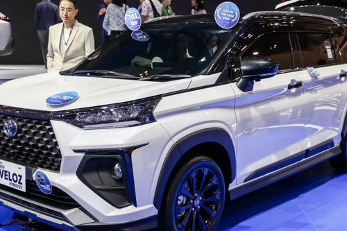 Toyota Veloz hybrid trưng bày tại Indonesia