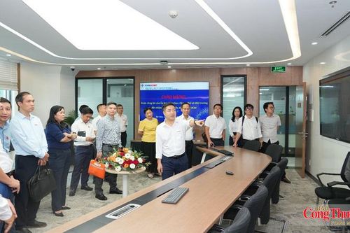 Quốc hội làm việc với EVNHCMC về phát triển lưới điện thông minh