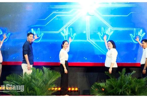 Phú Quốc phát động đề án ngoại ngữ cộng đồng, sẵn sàng cho APEC 2027