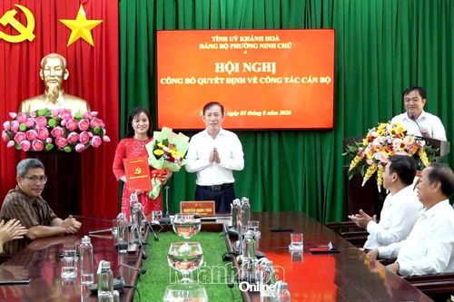 Đảng ủy phường Ninh Chử công bố quyết định về công tác cán bộ