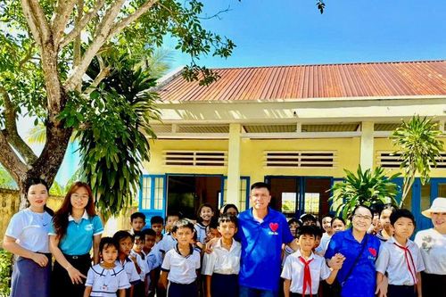 Nhân lên những suất cơm nghĩa tình