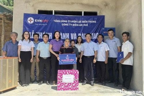 Mái ấm từ những tấm lòng