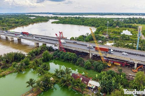 Tiếp tục hoàn thiện cơ chế phân cấp, tạo thêm dư địa chủ động cho địa phương trong phân bổ nguồn lực
