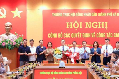 Thường trực HĐND thành phố Hà Nội công bố các quyết định về công tác cán bộ