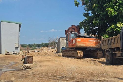 Giám sát chặt xe chở vật tư Dự án đường Vành đai 2 tại công trường