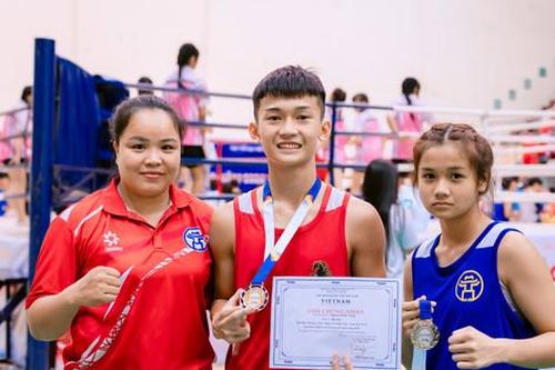 Anh em 'Cào Cào', 'Châu Chấu' và câu chuyện chắp cánh đam mê boxing