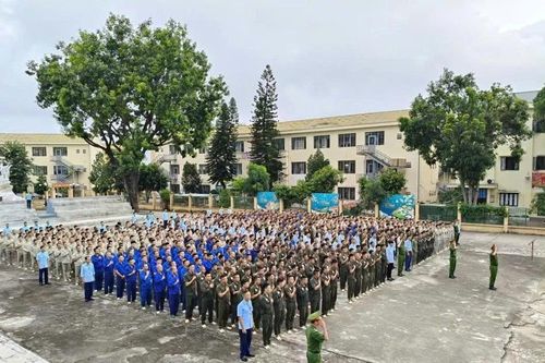 Phát động phong trào thi đua chào mừng 81 năm Ngày truyền thống Công an nhân dân