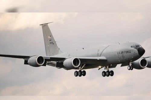 Mỹ 'ghép đuôi' cứu máy bay tiếp dầu KC-135 từng hư hỏng giữa xung đột Trung Đông