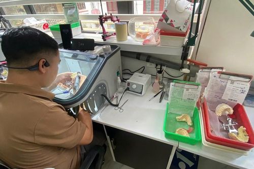 Hà Nội: Xử phạt hơn 1,3 tỉ đồng các cơ sở sản xuất, kinh doanh răng giả