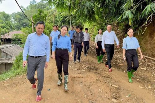 Lãnh đạo tỉnh Sơn La kiểm tra hiện trường sạt lở sau vụ lũ cuốn 3 cháu nhỏ
