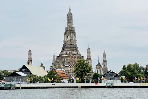 'Xứ Chùa Vàng' đón hơn 18,5 triệu lượt du khách quốc tế
