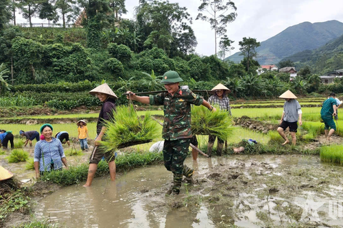 Tô thắm hình ảnh Bộ đội Cụ Hồ trong lòng dân Đông Ngũ