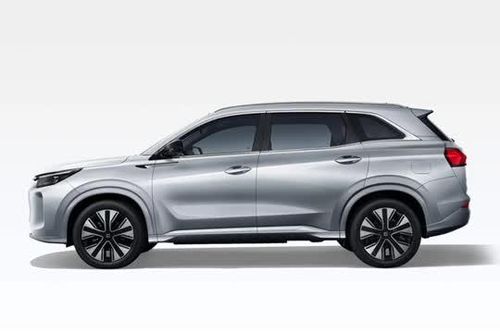 SUV PHEV 6 chỗ, di chuyển 119km không cần đổ xăng, giá gần 700 triệu đồng