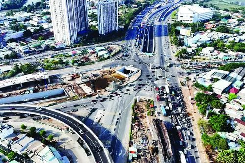 Các nút giao thông quan trọng tại TPHCM vẫn 'ì ạch'