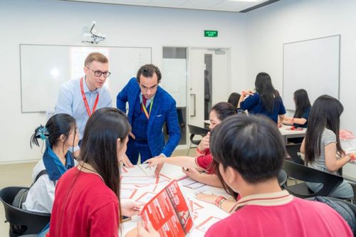 'Du học tại chỗ': Giải pháp giữ chân nguồn nhân lực trong nước