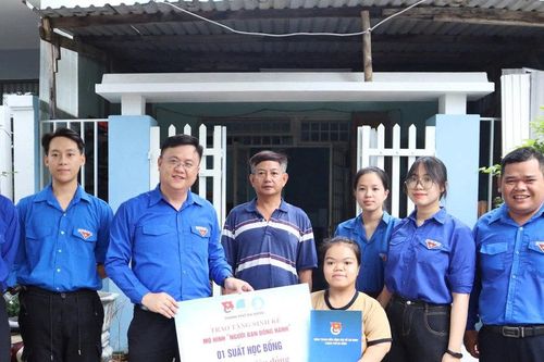 Đồng hành với thanh niên khuyết tật