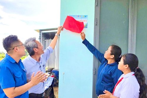 'Ngôi nhà nhân ái' chắp cánh ước mơ đến trường