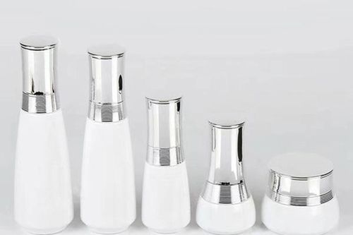 Hà Nội thu hồi, tiêu hủy 5 sản phẩm mỹ phẩm do hồ sơ PIF không đầy đủ