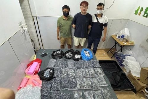 TP.HCM liên tiếp triệt phá các 'công xưởng' sản xuất, pha chế thuốc lá điện tử chứa ma túy quy mô khủng