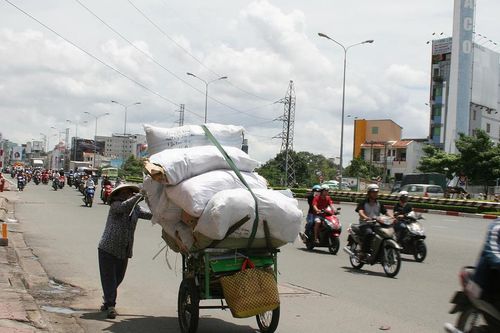 TPHCM ưu tiên chính sách giúp người nghèo tạo sinh kế, tăng thu nhập bền vững