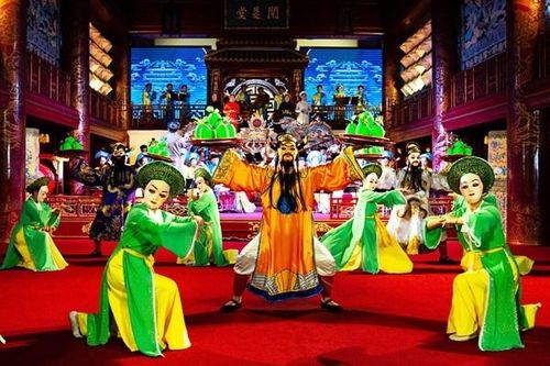 Bên cạnh chính sách thu hút học sinh nghệ thuật truyền thống