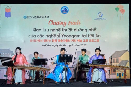 Nghệ thuật Yeongam khuấy động đêm phố cổ Hội An