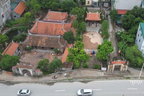 Giữ hồn cốt trăm năm cho cổng làng
