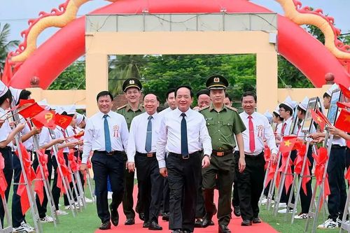 Trưởng Ban Tuyên giáo Trung ương dự Ngày hội Toàn dân bảo vệ an ninh Tổ quốc tại Gia Lai