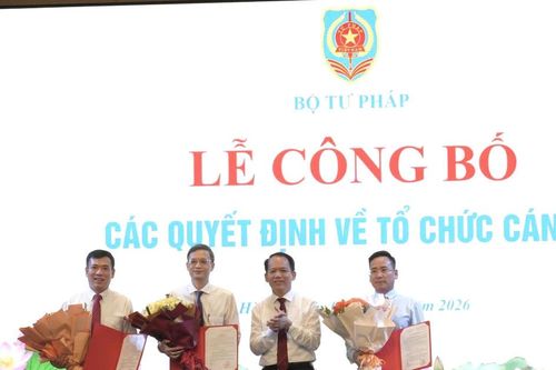 Bổ nhiệm 2 Phó Hiệu trưởng Trường Đại học Luật Hà Nội