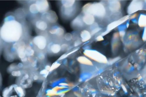 Nghịch lý thị trường kim cương nhân tạo, 99 carat chỉ từ 85.000 đồng