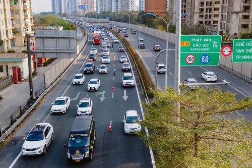Đề xuất làn vượt trên cao tốc có mang lại hiệu quả?