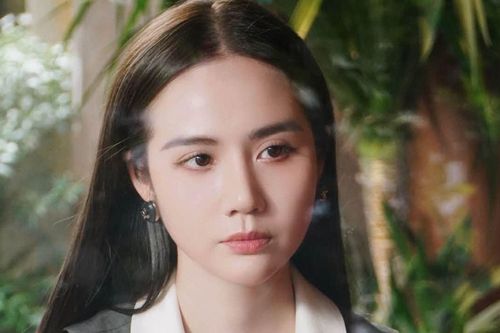 Huyền Lizzie tái xuất phim giờ vàng sau Cách Em 1 Milimet