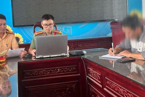 Lên mạng Facebook 'báo chốt' CSGT, nam thanh niên bị phạt 7,5 triệu đồng