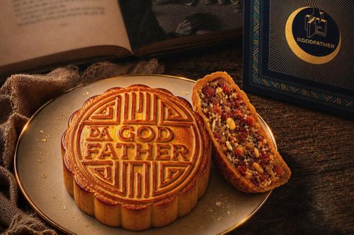 Bánh Trung thu lấy cảm hứng từ tiểu thuyết 'Bố già'