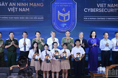 Vì một không gian mạng nhân văn cho mỗi người
