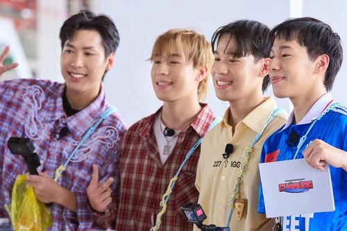 Nhóm nhạc 'tân binh' chật vật tìm khán giả xem show, 'cầu cứu' hai Hoa hậu trợ giúp nhưng vẫn thất bại