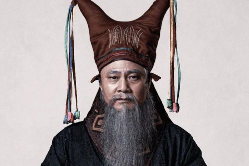 NSND Tự Long xuất hiện đầy bí ẩn, khán giả thắc mắc không biết chính hay tà?