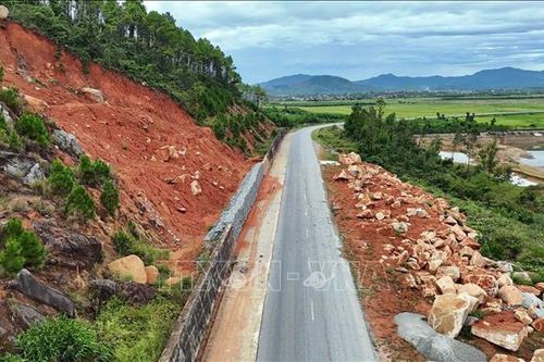 Hà Tĩnh cảnh báo nguy cơ sạt lở trên nhiều tuyến giao thông trước mùa mưa bão