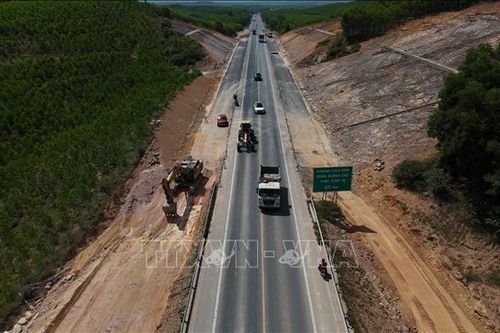 Tăng tốc giải phóng mặt bằng mở rộng cao tốc Cam Lộ - La Sơn