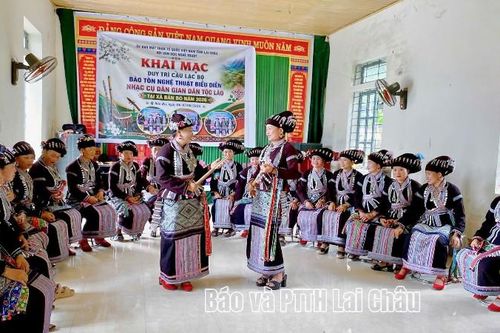 Duy trì Câu lạc bộ bảo tồn nghệ thuật biểu diễn nhạc cụ dân gian dân tộc Lào
