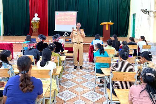 Truyền thông về an toàn giao thông và thực hành y học bản địa
