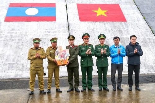 Vinh danh dưới cờ - Lan tỏa khí thế thi đua 'Ba Nhất' trong Công an TP Huế