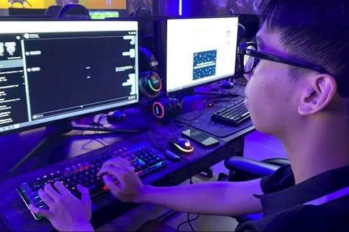 Trẻ em và những 'cạm bẫy' trên mạng xã hội