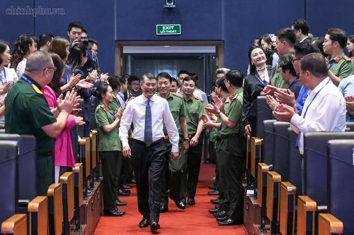 Quyết tâm xây dựng một không gian mạng an toàn, tin cậy và nhân văn
