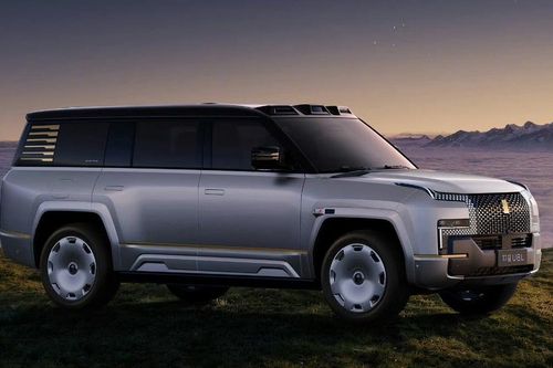 Tin xe 6/8: BYD tung SUV siêu sang hơn 7 tỷ đồng, Pajero 2027 lộ cấu hình